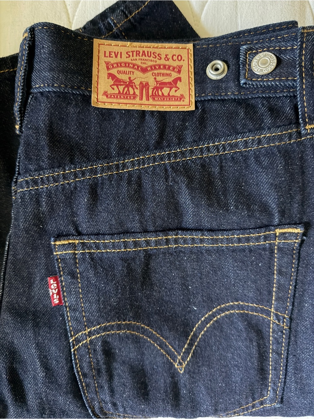 Levi's Dark Indigo Women's Cinch Barrel Curved Leg Jeans Sz 28W/31L